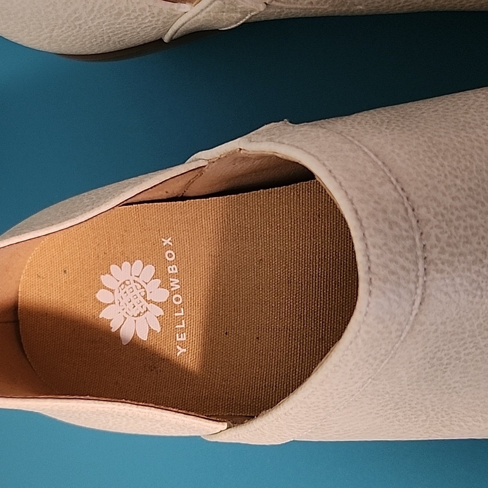 Yellowbox Laynee (cream color) slip on low box heels NWOTs size 8 - Picture 2 of 9